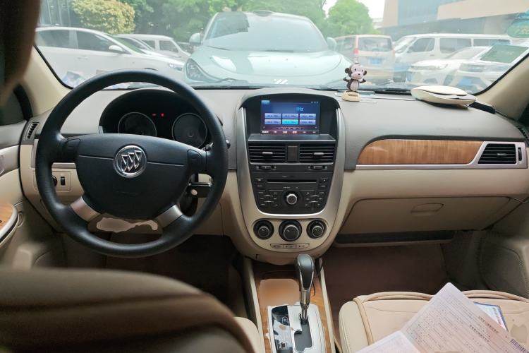 Used Buick Excelle 2015 1.5L Automatic Classic Model Center Console