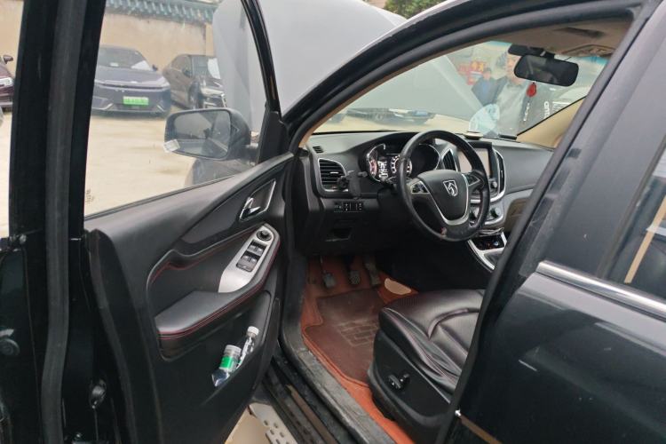 Used Baojun 560 2015 1.8L manual luxury version