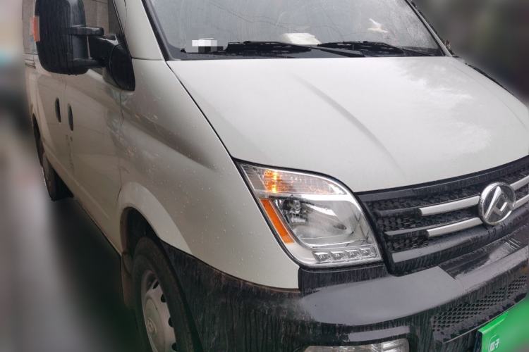 Used SAIC MAXUS Xintu V80 2020 2.5T Manual Classic City Delivery King Short Wheelbase Mid-Roof Design 2/3 Seats