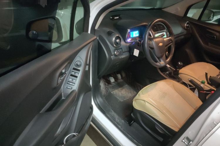 Used Chevrolet Trax 2016 1.4T Manual Two-Wheel Drive Comfort Version with Sunroof