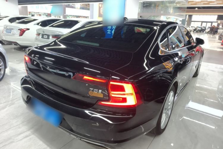 Used Volvo S90 2020 Facelifted T5 Zhiyi Luxury Edition
