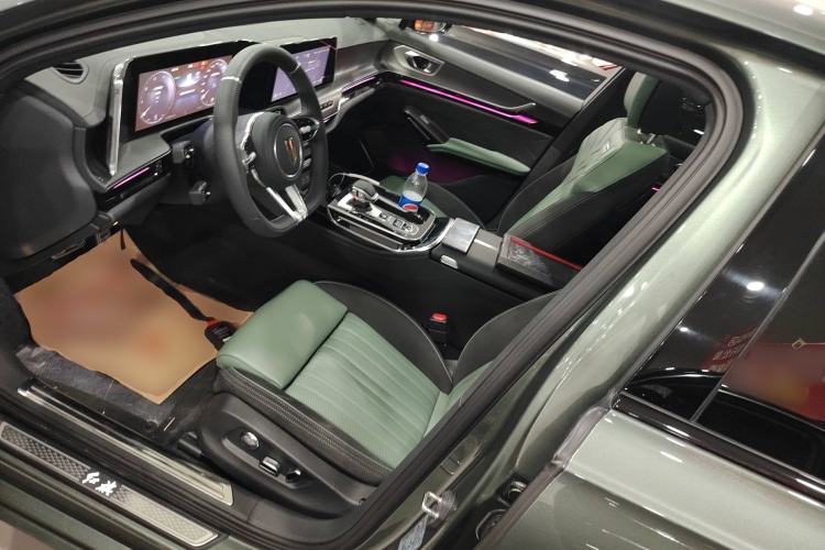 Used Hongqi H9 2024 2.0T Qixiang Private Style Edition
