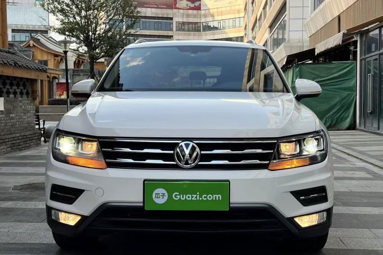Used Volkswagen Tiguan L 2020 330TSI Automatic Two-Wheel Drive Panoramic Comfort Edition China VI Standard
