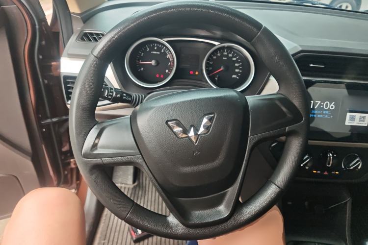 Used Wuling Hongguang 2019 1.5L S Comfort Edition China VI LAR