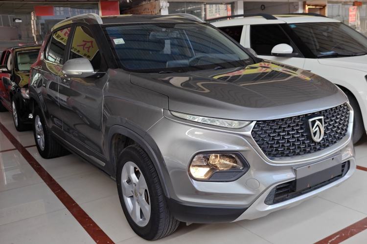 Used Baojun 510 2017 1.5L manual Comfort trim
