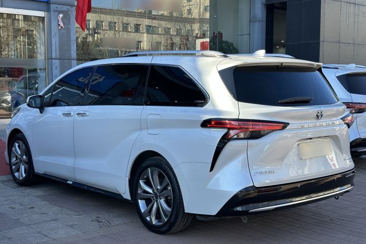 Used Toyota Sienna 2023 2.5L Hybrid Ultimate Edition