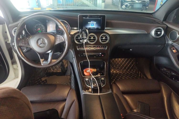 Used Mercedes-Benz GLC 2019 GLC 260 L 4MATIC Dynamic Model Center Console