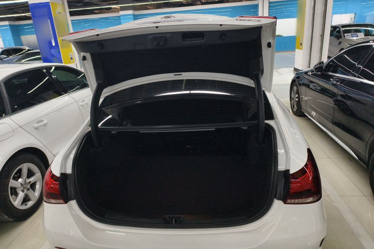 Used Mercedes-Benz A-Class 2022 Revised Version A 200 L Sport Sedan Fashionable Style