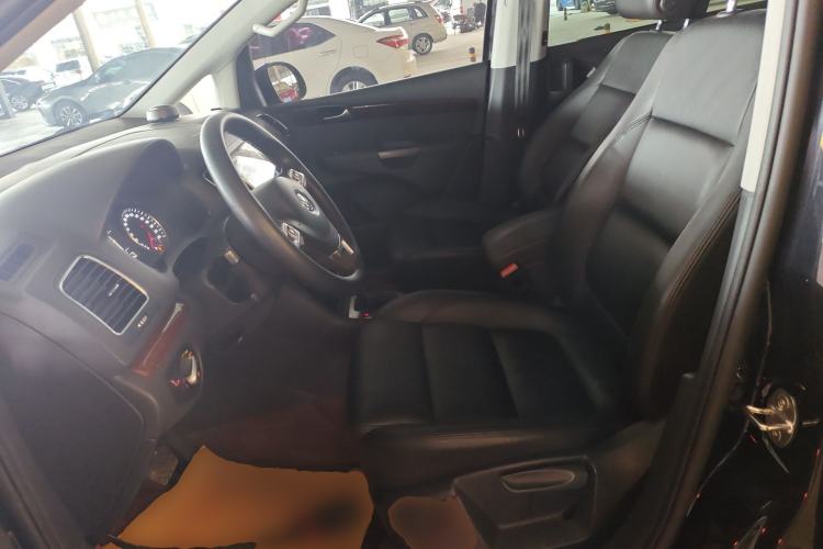 Used Volkswagen Sharan 2014 2.0 TSI Comfort Model
