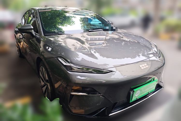 Used Geely Galaxy E8 2024 665 km Range Rear-Drive Starship Long-Range Version Front Right 45 Deg