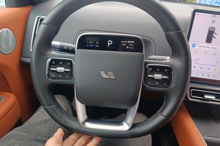 Used Li Auto L8 2023 Pro Model Steering Wheel