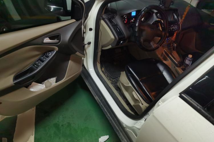 Used Ford Focus 2012 Sedan 1.6L Automatic Comfort Model
