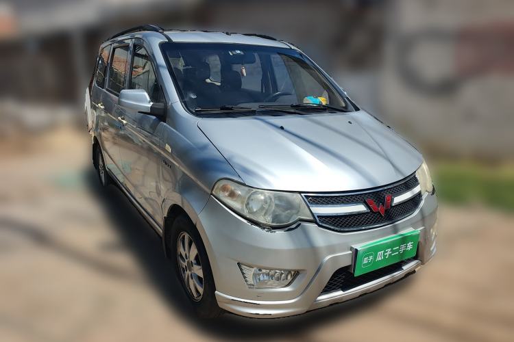 Used Wuling Hongguang 2014 1.5L S Standard Version Front Right 45 Deg