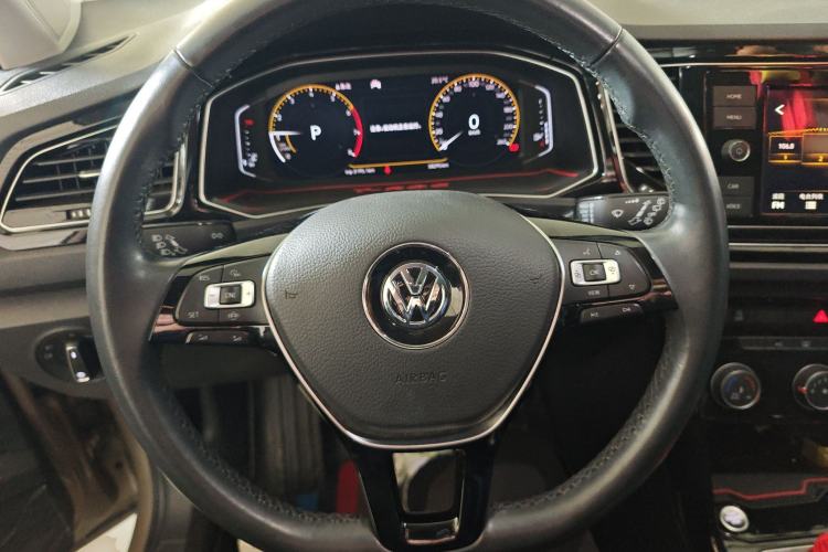 Used Volkswagen T-ROC 2020 280TSI DSG Two-Wheel Drive Comfort Version