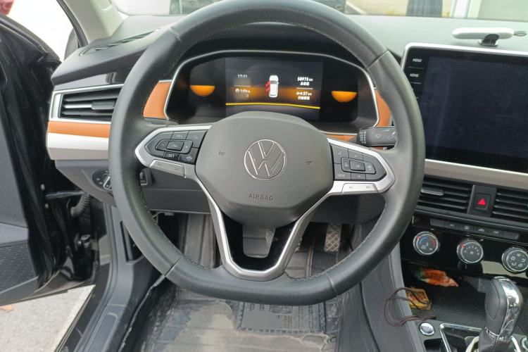 Used Volkswagen Bora 2023 200TSI DSG YueXing PRO Edition Steering Wheel