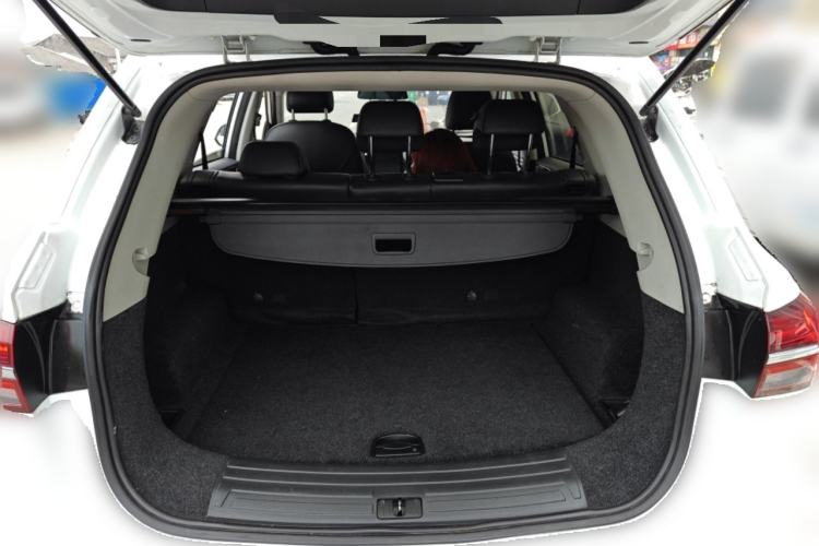 Used Roewe RX5 2019 20T Two-Wheel Drive Automatic 4G Connected Platinum Edition Trunk