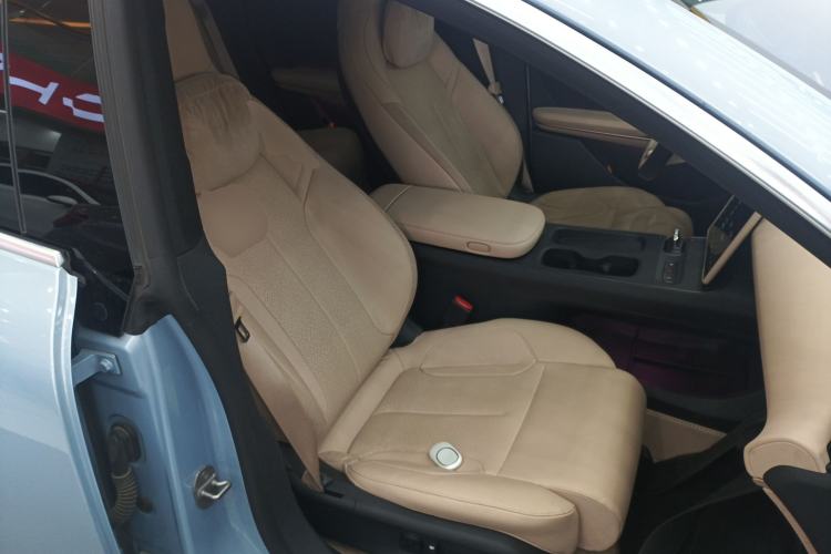 Used Nio ET5T 2023 75 kWh Touring Right Front Seat