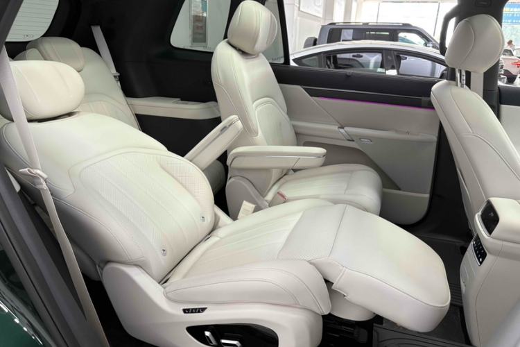 Used Dongfeng eπ eπ008 2026 Model Six-Seat Range-Extended Family Edition
