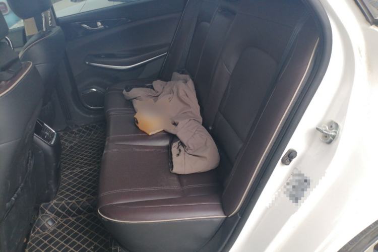 Used Changan Raeton CC 2018 1.5T Automatic Haoya Model Guangmang Edition China V Standard