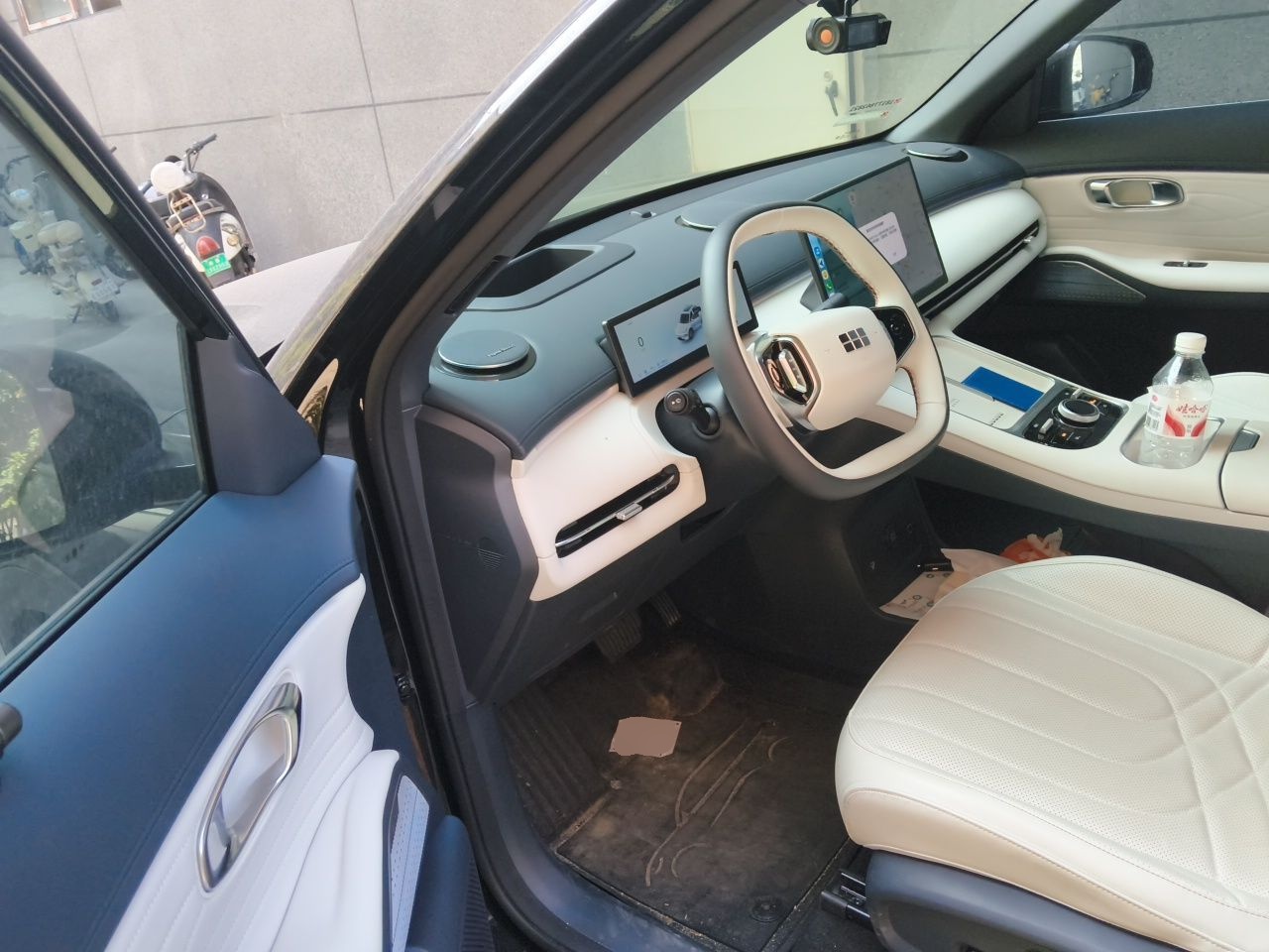 Geely Galaxy Xingjian 7 EM-i 2025 120km Navigator Edition — снимка 16