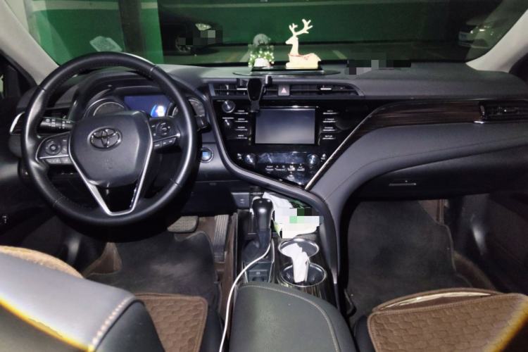 Used Toyota Camry 2018 2.0G Luxury Edition Center Console