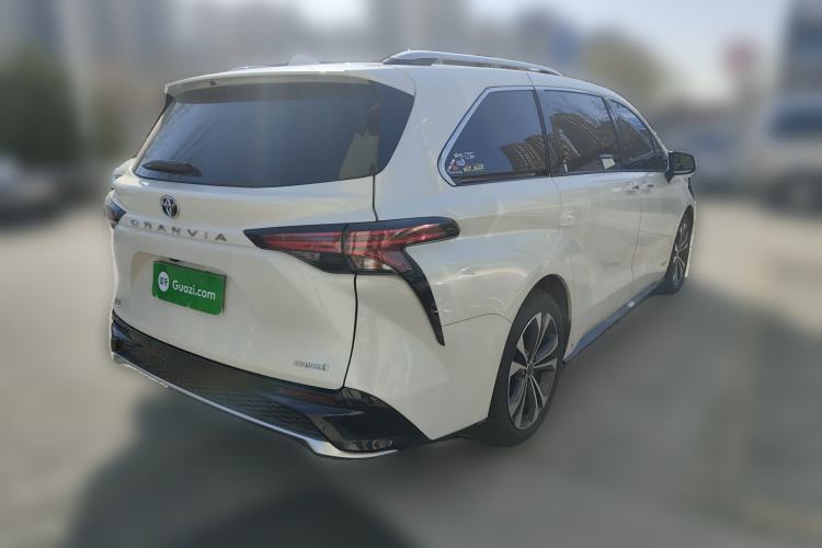 Used Toyota Granvia 2022 2.5L Hybrid Flagship Edition
