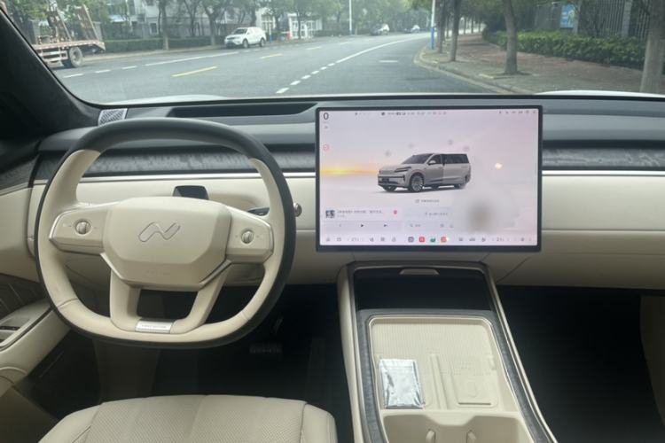 Used ONVO Luxeed L90 2025 Model—Max Six-Seater Version