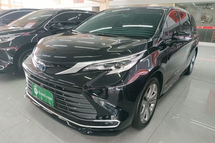 Used Toyota Sienna 2023 2.5L Hybrid Deluxe Edition