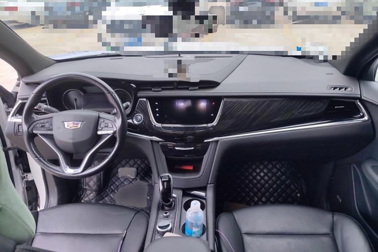 Used Cadillac XT6 2020 28T Six-Seater Four-Wheel-Drive Luxury Version Center Console