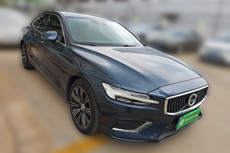 Used Volvo S60 2020 T4 Zhiyuan Luxury Edition Front Right 45 Deg