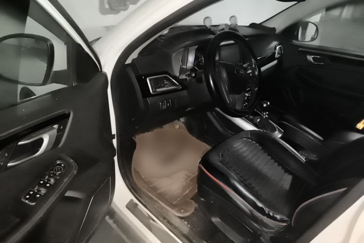 Used Zotye Domy X5 2015 1.5T Manual Luxury Version China IV Standard