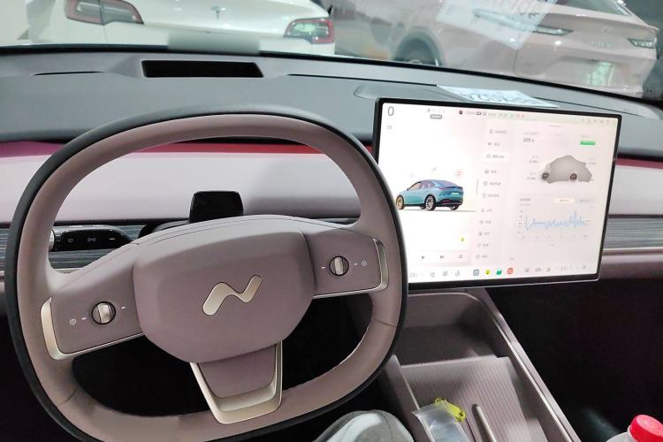 Used ONVO L60 2024 60 kWh Rear-Drive Version Interior 2