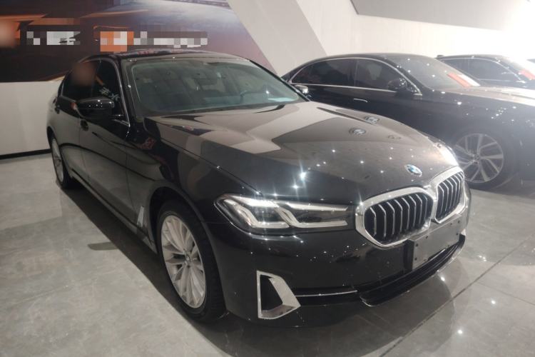 Used BMW 5 Series 2022 Restyled 525Li Luxury Package Front Right 45 Deg