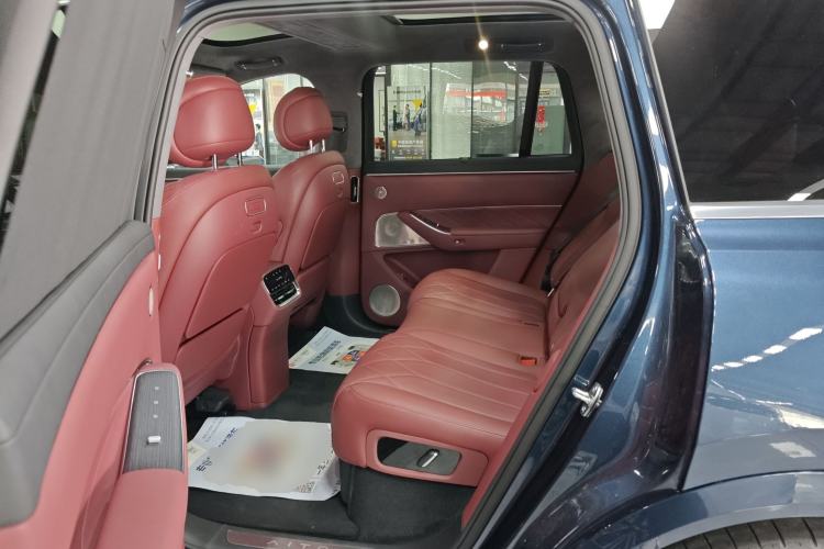 Used Hima AITO M8 2025 Extended-Range Ultra Version 53.4 kWh 5-Seater Edition Left Rear Seat