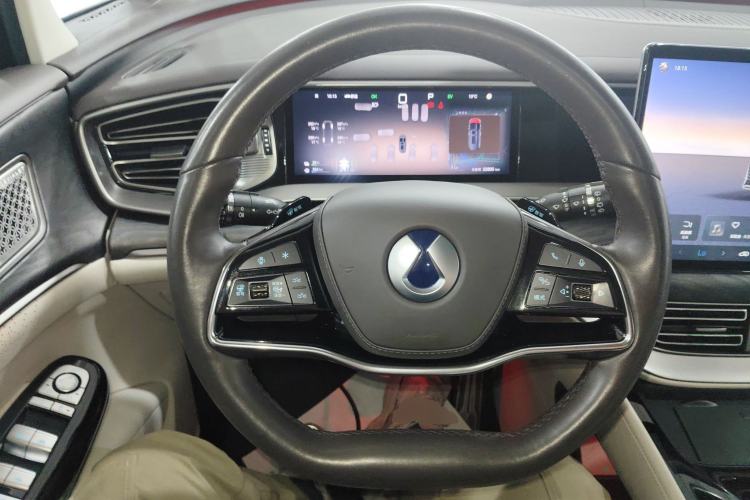 Used Denza D9 2025 DM-i Intelligent Drive 1020 Four-Wheel Drive Prestige Model Steering Wheel