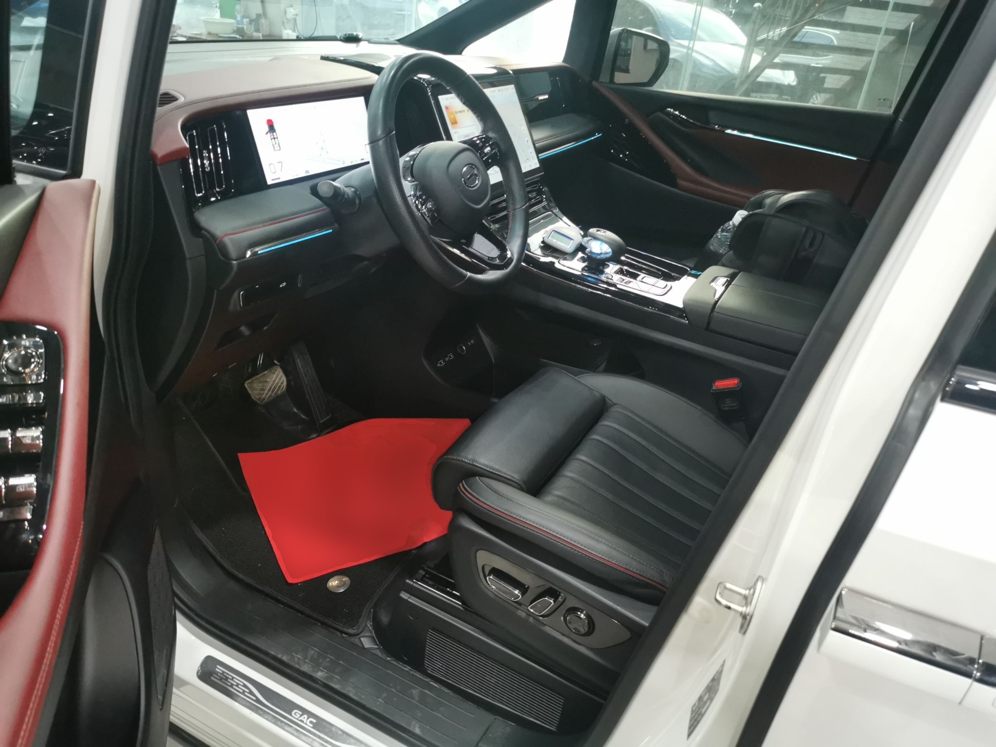 Переднее сиденье в автомобиле