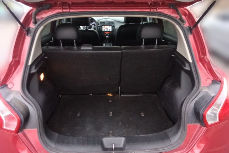 Used Nissan Tiida 2011 1.6L CVT Smart Version Trunk