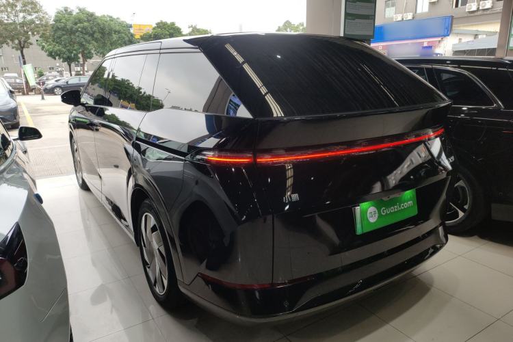 Used XPeng X9 2024 702 Ultra-Long Range Max Rear Left 45 Deg