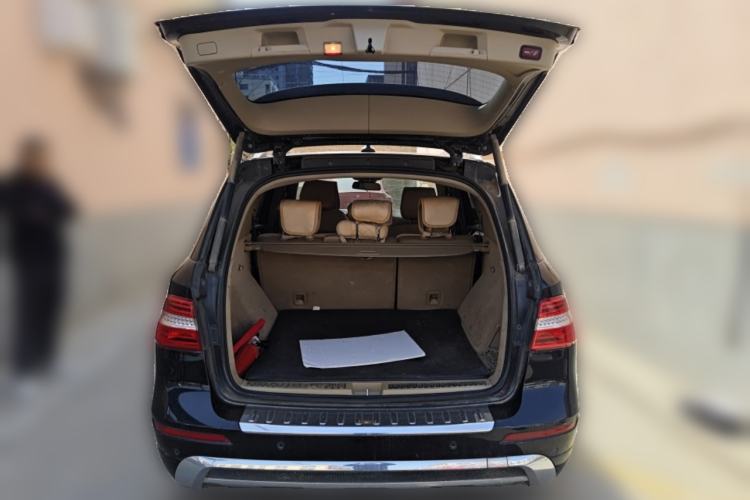 Used Mercedes-Benz M-Class 2012 ML 350 Sport Edition Trunk