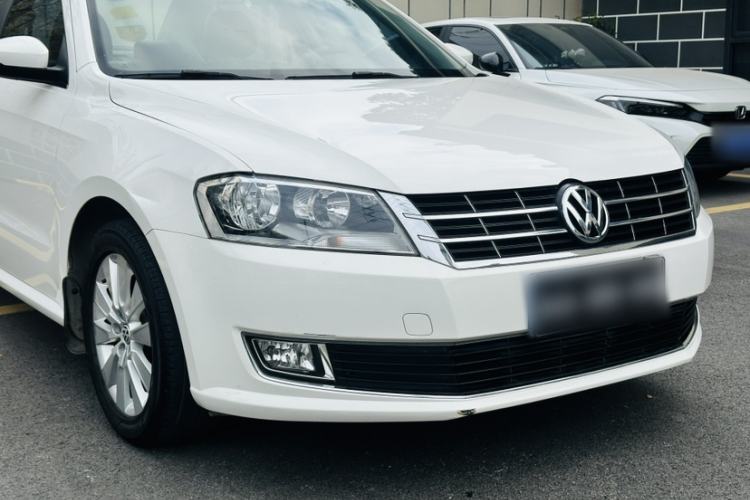 Used Volkswagen Lavida 2013 Restyled Classic 1.6L Automatic Comfort Edition Exterior 9