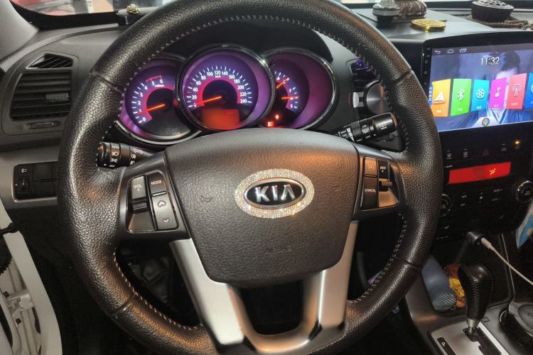 Used Kia Sorento 2012 2.2T Diesel Luxury Edition Steering Wheel