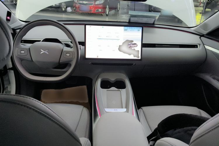 Used XPeng MONA M03 2025 600 with Ultra-Long Range Max Center Console