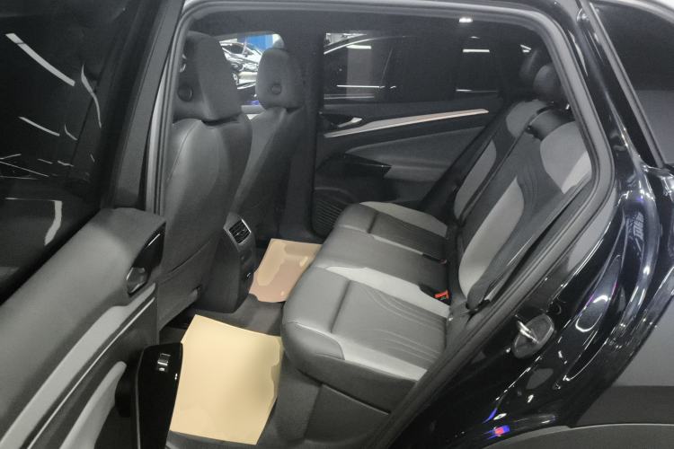 Used Volkswagen ID.4 CROZZ 2021 Long-Range Lite PRO Two-Wheel Drive Version Left Rear Seat