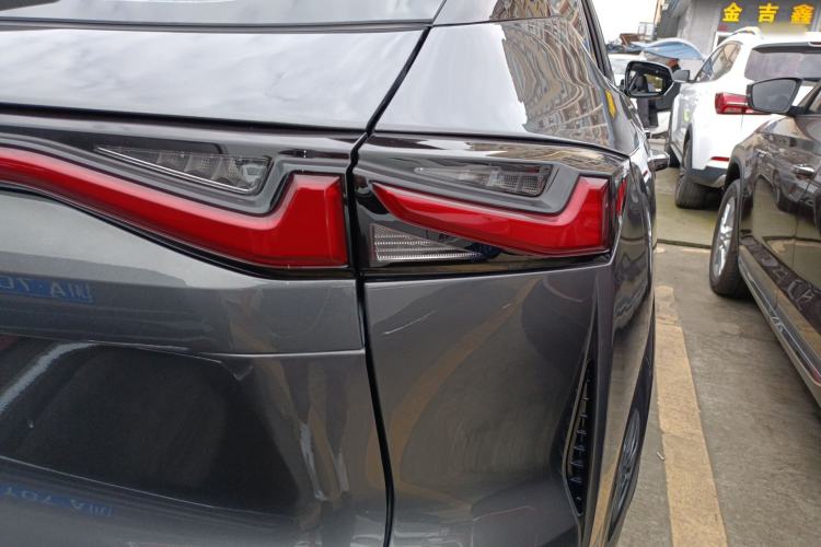 Used CHANGAN OSHAN Z6 2023 Blue Whale 1.5T DCT Smart Navigation Model Exterior 3