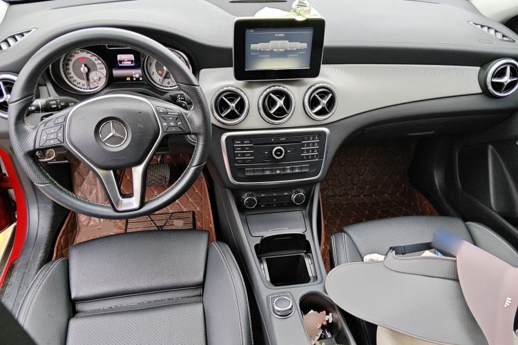 Used Mercedes-Benz GLA 2016 GLA 200 Fashion Model Center Console