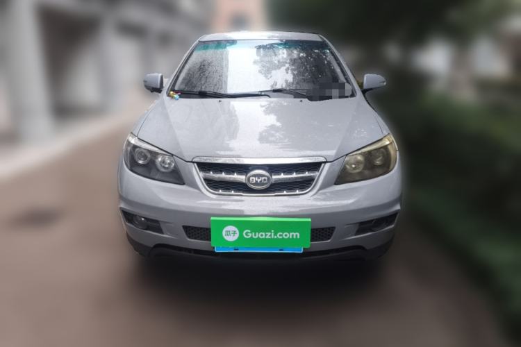 Used BYD S6 2013 Platinum Edition 2.0L Manual Luxury Model
