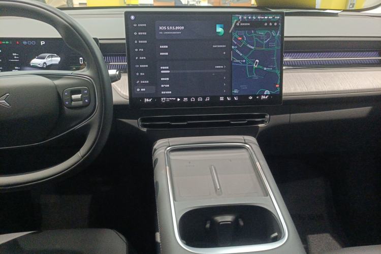 Used XPeng G6 2025 625 Long-Range Max Flagship Edition Center Console