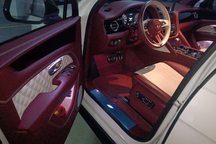 Used Bentley Bentayga 2022 4.0T V8
