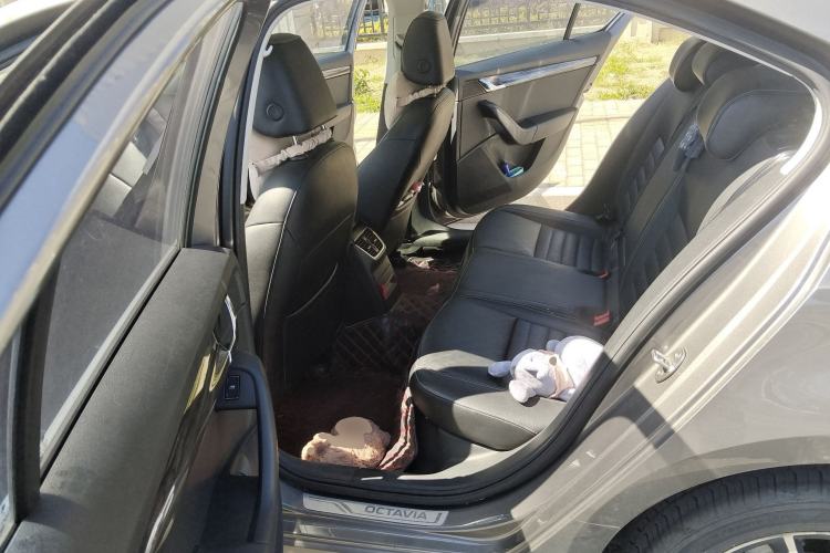 Used Skoda Octavia 2017 1.6L Automatic Smart Drive Edition