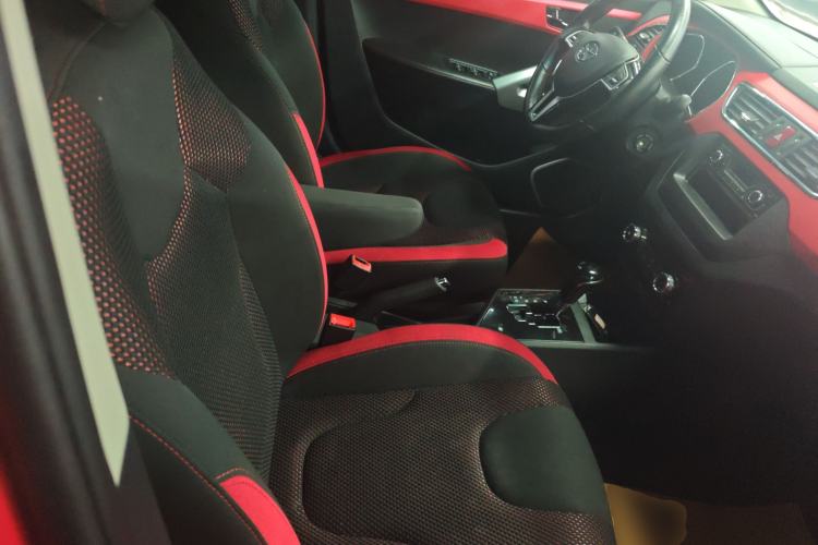 Used JAC Group Refine S2 2016 1.5L CVT Luxury Model Two-Tone Version